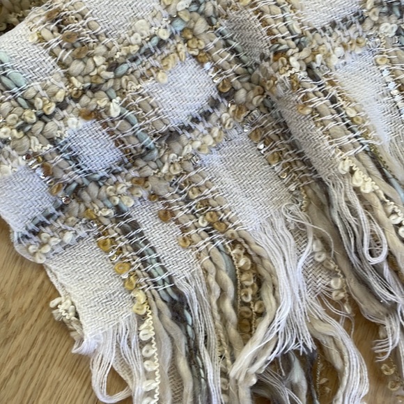 LOFT Scarf Wrap - Picture 2 of 5